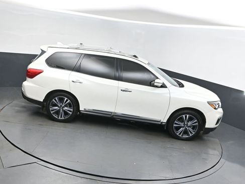 Used 2019 Nissan Pathfinder Platinum image 35