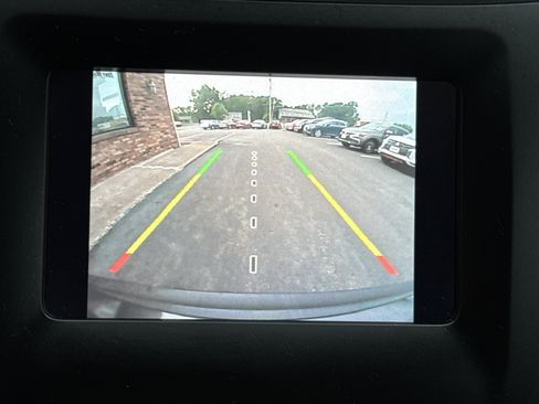 Used 2019 Jeep Cherokee Latitude Plus w/ Cold Weather Group AWD/4WD image 22