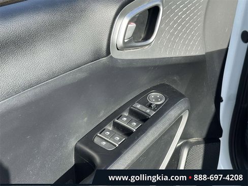 Used 2023 Kia Soul LX w/ LX Technology Package image 13