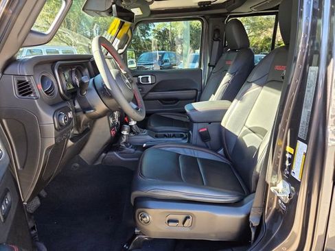 Used 2024 Jeep Gladiator Rubicon image 12