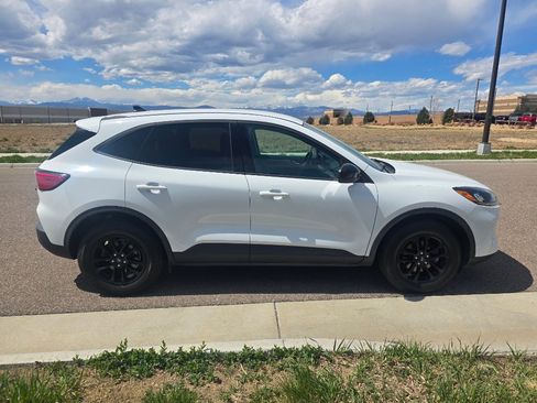 Used 2020 Ford Escape SE Sport image 6