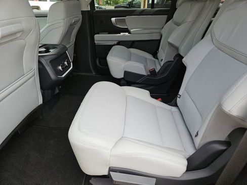 New 2026 Ford Expedition Platinum AWD/4WD image 30