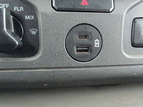 Used 2024 Ford E-450 and Econoline 450 Super Duty w/ Power Windows & Locks Group image 22