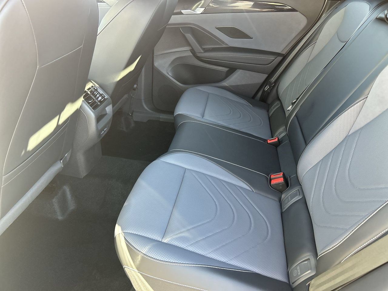 New 2026 Volkswagen Tiguan SE R-Line FWD image 13