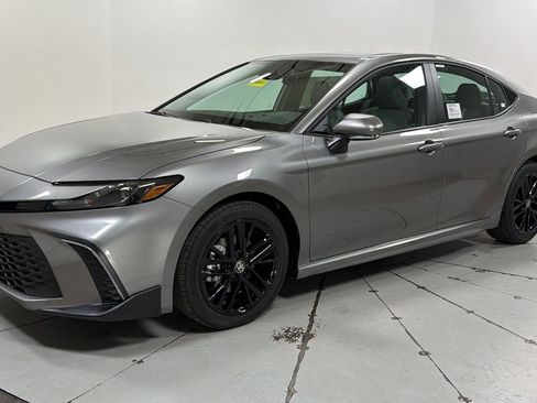 New 2026 Toyota Camry SE image 1