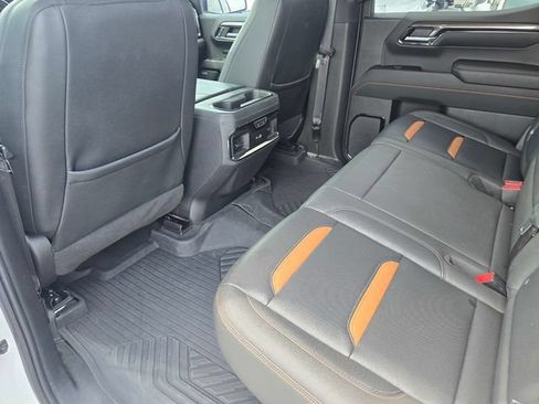 Used 2023 GMC Sierra 1500 AT4 w/ AT4 Premium Package AWD/4WD image 12