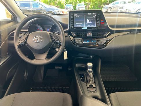 Used 2020 Toyota C-HR LE FWD image 16