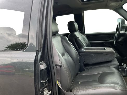 Used 2005 Chevrolet Silverado 3500 LT w/ Heavy-Duty Power Package AWD/4WD image 13