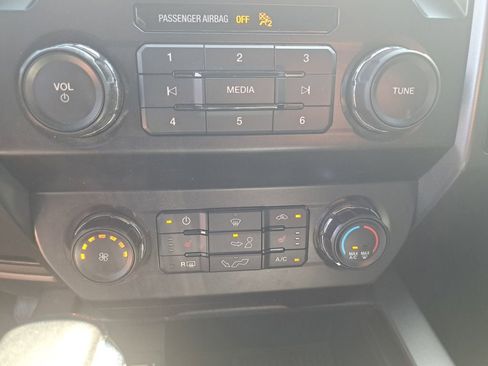 Used 2019 Ford F150 XLT w/ Equipment Group 302A Luxury AWD/4WD image 29