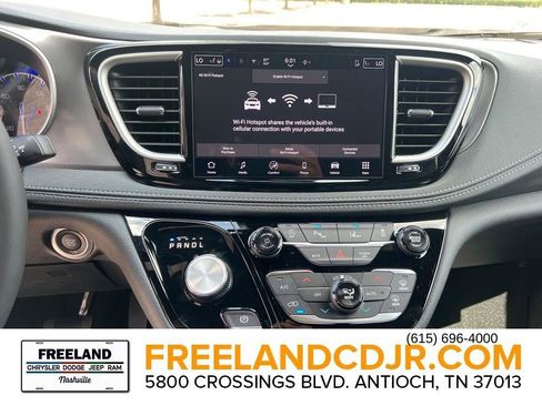 New 2026 Chrysler Pacifica Select image 23