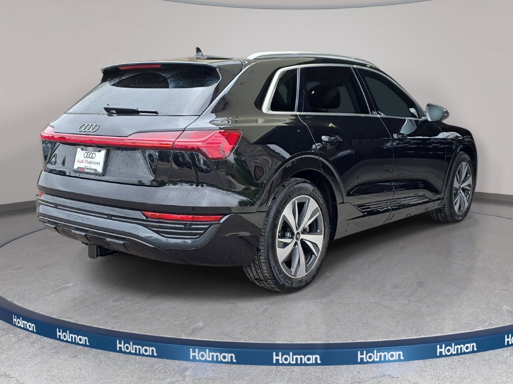 Used 2024 Audi Q8 e-tron Premium AWD/4WD image 6