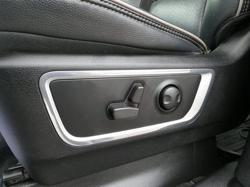 Used 2023 RAM 1500 Laramie image 23