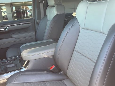 Used 2025 Chevrolet Silverado 1500 ZR2 image 20