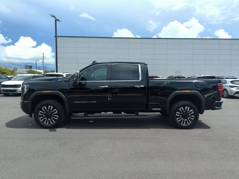 Used 2025 GMC Sierra 3500 Denali Ultimate AWD/4WD image 4