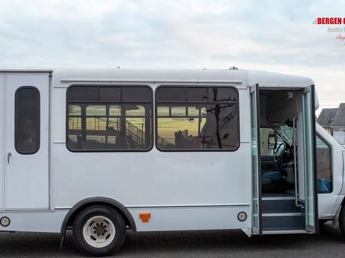 Used 2014 Ford E-350 and Econoline 350 Super Duty image 16