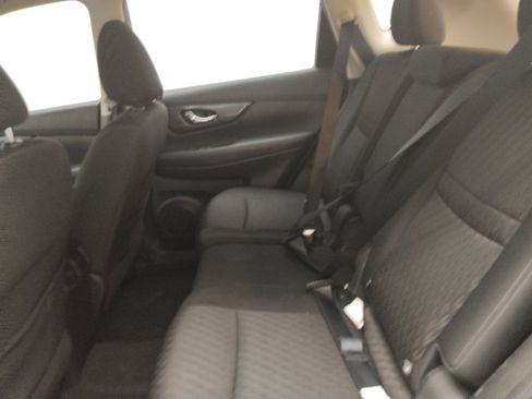 Used 2018 Nissan Rogue S FWD image 18