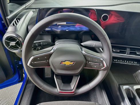 Used 2026 Chevrolet Equinox EV LT image 13