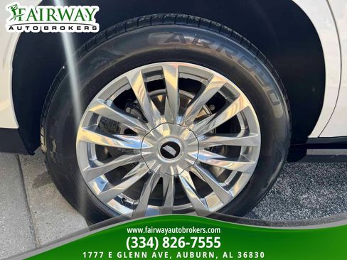 Used 2024 Cadillac Escalade Premium Luxury w/ Performance Package AWD/4WD image 38