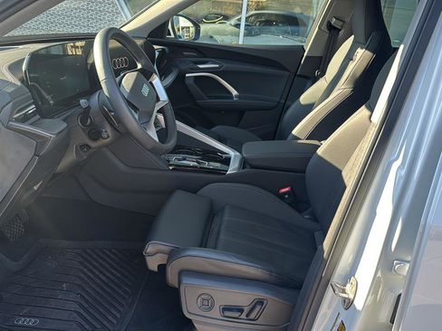 Used 2025 Audi Q5 Premium Plus w/ Premium Plus image 13