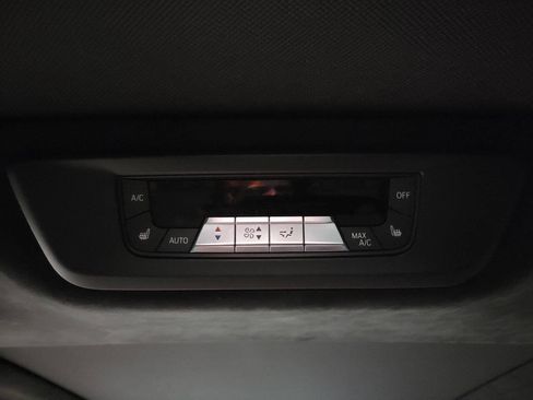 Used 2021 BMW X7 xDrive40i w/ Executive Package image 57