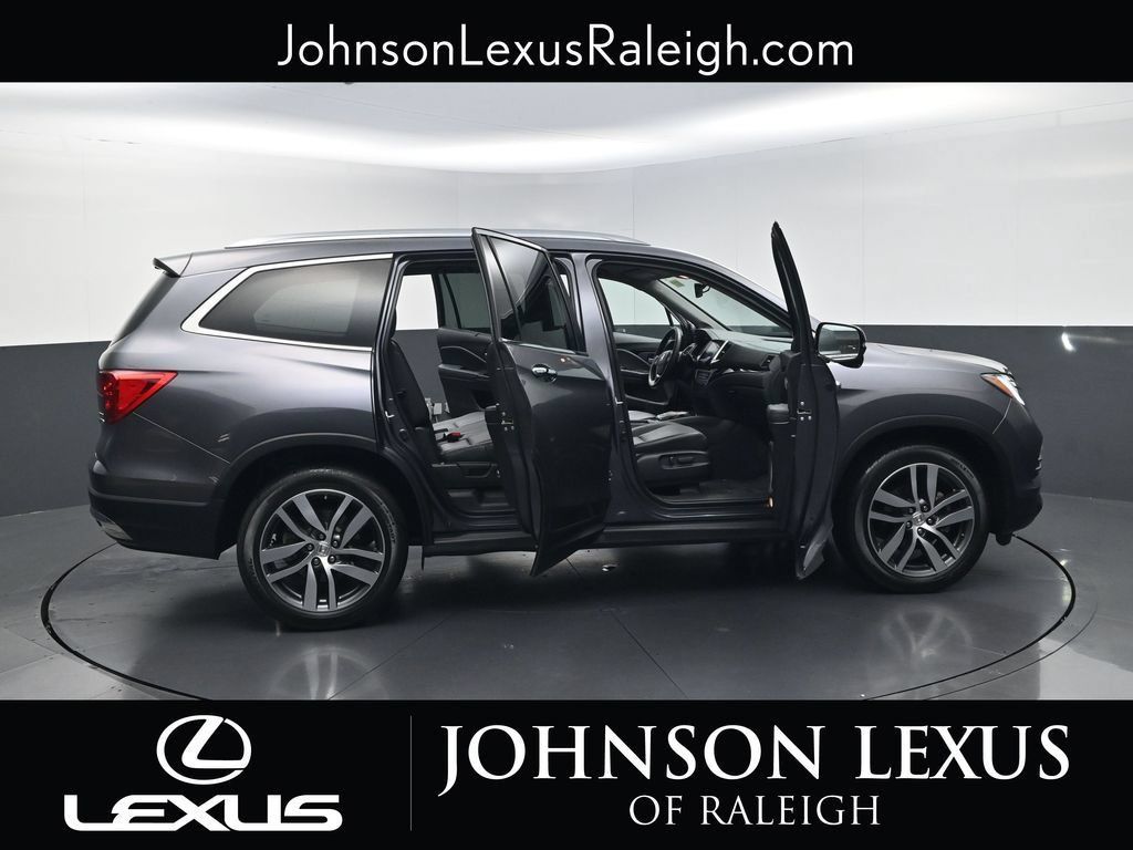 Used 2017 Honda Pilot Touring image 33