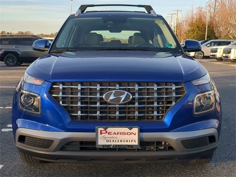 Used 2023 Hyundai Venue SEL image 8