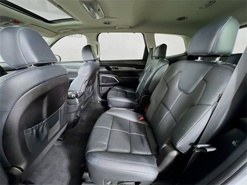 Used 2023 Kia Telluride EX w/ EX Captain's Chair Package image 23