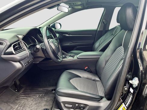 Used 2022 Toyota Camry SE w/ Cold Weather Package image 21