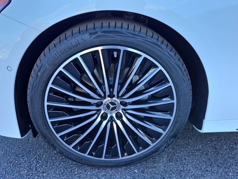 Used 2026 Mercedes-Benz E 350 4MATIC Sedan image 9