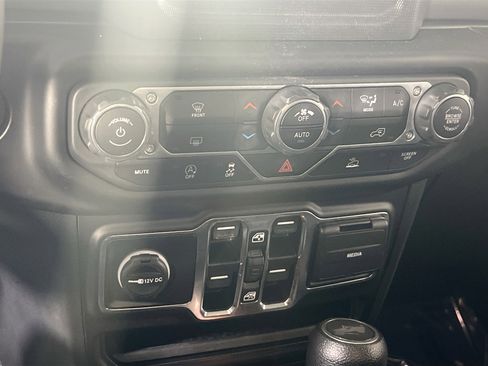 Used 2023 Jeep Wrangler Sport S image 15