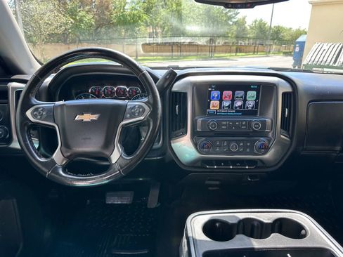 Used 2018 Chevrolet Silverado 1500 LT w/ LT Eassist Package AWD/4WD image 10