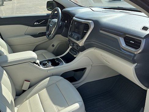 Used 2022 GMC Acadia Denali w/ Denali Technology Package FWD image 14