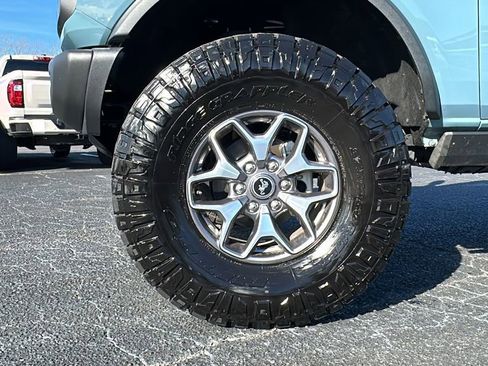 Used 2023 Ford Bronco Badlands image 14
