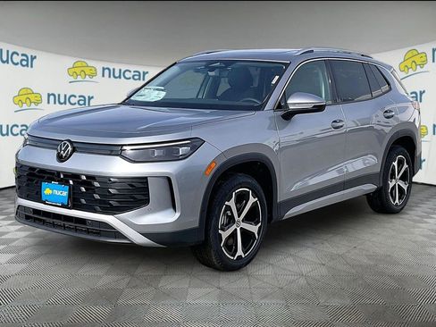 New 2026 Volkswagen Tiguan SE image 4