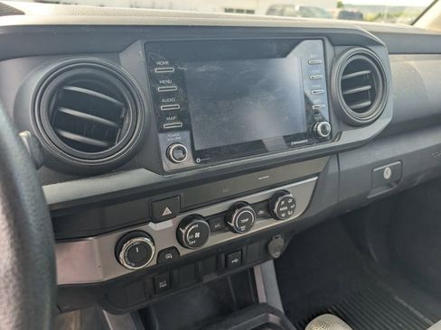 Used 2020 Toyota Tacoma SR AWD/4WD image 16