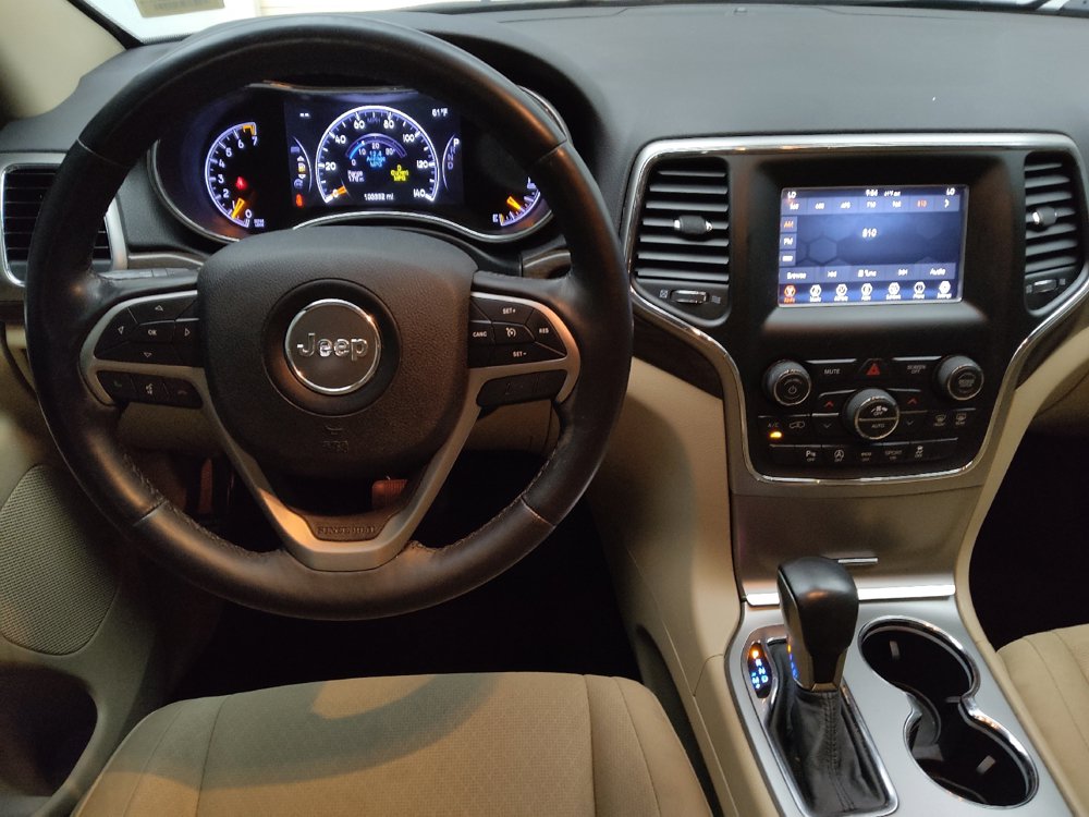Used 2018 Jeep Grand Cherokee Laredo AWD/4WD image 22