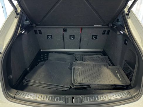 Certified 2024 Porsche Macan S AWD/4WD image 29