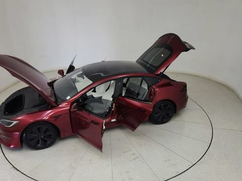 Used 2024 Tesla Model S Plaid AWD/4WD image 31