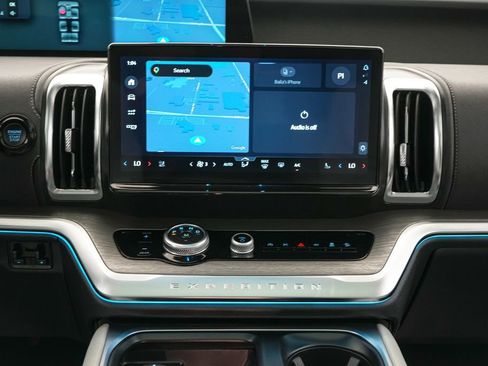 Certified 2025 Ford Expedition Platinum AWD/4WD image 17