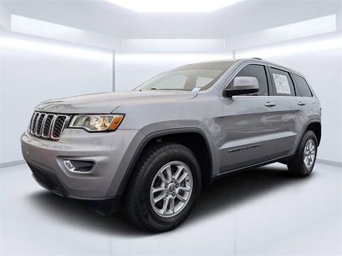 Used 2019 Jeep Grand Cherokee Laredo image 7