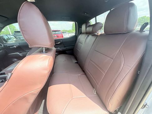 Used 2020 Toyota Tacoma TRD Off-Road image 7