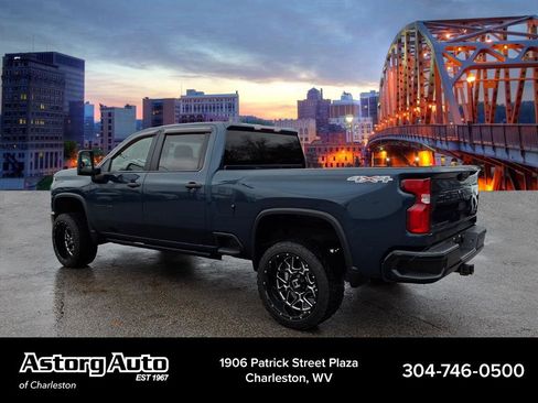 Used 2020 Chevrolet Silverado 2500 Custom w/ Custom Value Package image 5