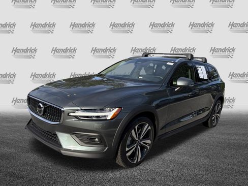 Used 2026 Volvo V60 B5 Cross Country Plus w/ Protection Package Premier AWD/4WD image 5