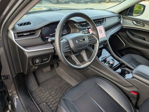 Used 2022 Jeep Grand Cherokee L Limited AWD/4WD image 14