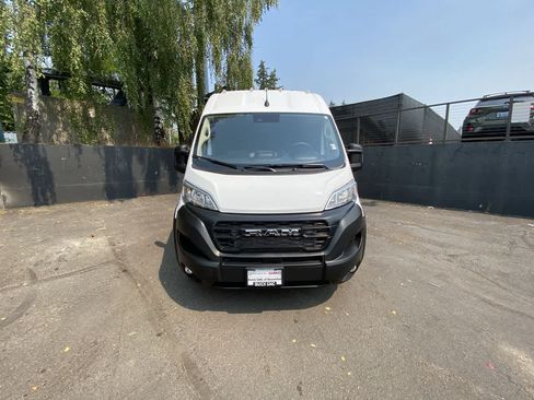 Used 2026 RAM ProMaster 2500 w/ Convenience Group FWD image 9