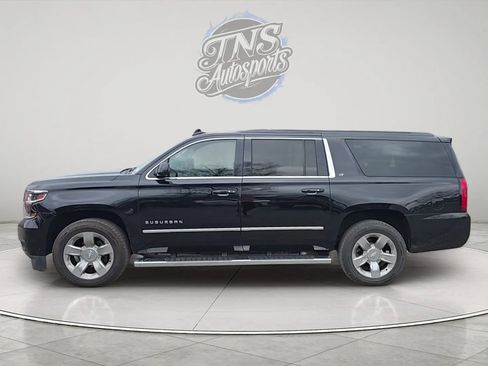 Used 2019 Chevrolet Suburban LT w/ LT Signature Package AWD/4WD image 3