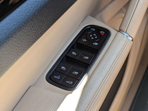 Used 2020 Porsche Cayenne AWD/4WD image 29