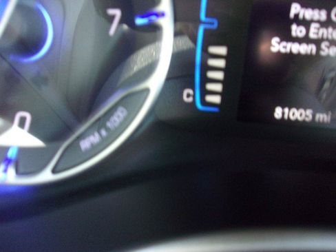 Used 2018 Chrysler Pacifica Touring Plus w/ Tire & Wheel Group FWD image 13
