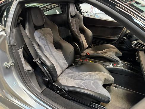 Used 2013 Ferrari 458 Italia Coupe RWD image 37