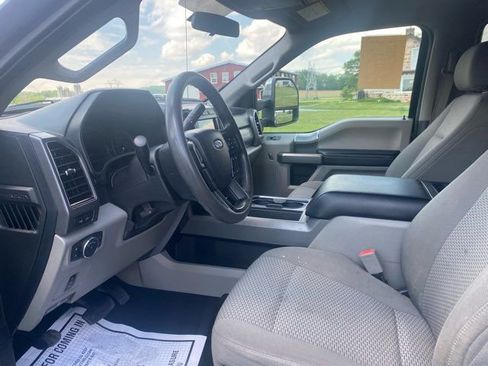 Used 2019 Ford F350 XLT w/ XLT Premium Package AWD/4WD image 9